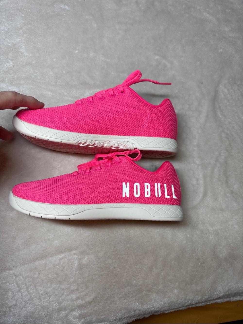 ⭐️NWOB NOBULL Women's Neon Pink / Classic White Outwork Training Shoes Size 7.5 - Picture 3 of 8